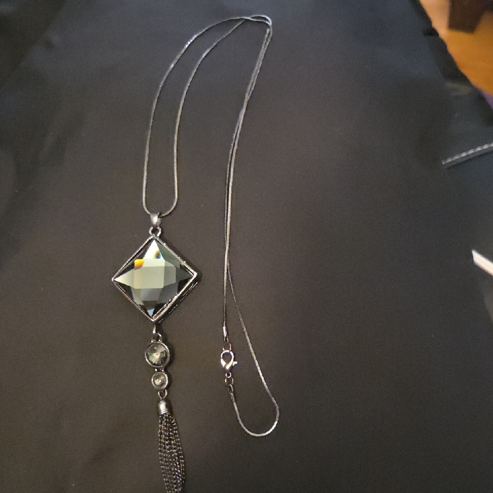 Elegant Silver Pendant Necklace